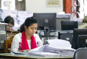 ঈদের আগে সরকারি চাকরিজীবীদের শেষ কর্মদিবস আজ