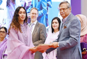খালেদা জিয়ার মরণোত্তর পুরস্কার নিলেন নাতনি জাইমা রহমান