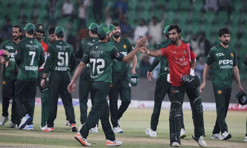 তিন ম্যাচের ওয়ানডে সিরিজ খেলতে আগামী ৯ মার্চ বাংলাদেশে আসছে পাকিস্তান ক্রিকেট দল। ১১ মার্চ শুরু হবে সিরিজ। ১৩ মার্চ দ্বিতীয় ও ১৫ মার্চ অনুষ্ঠিত হবে তৃতীয় ম্যাচ। সবগুলো ম্যাচই হবে মিরপুরের জাতীয় স্টেডিয়ামে।