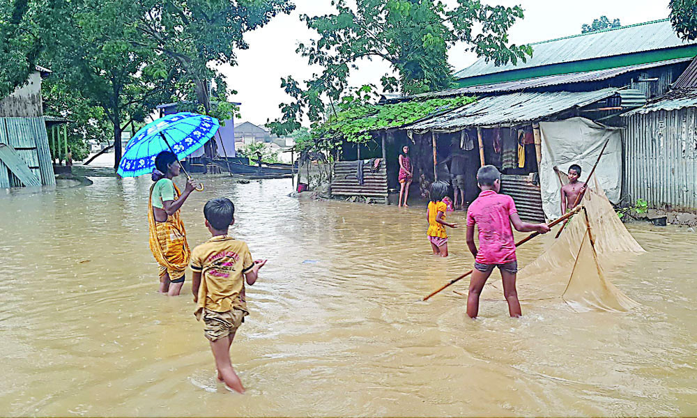 মৌলভীবাজার ও নেত্রকোনায় বন্যা, শঙ্কায় আরো ৩ জেলা